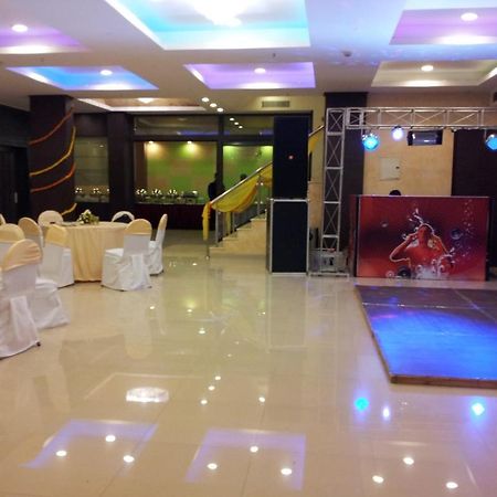 Oyo 1227 Hotel Rousha Inn ガーズィヤーバード エクステリア 写真