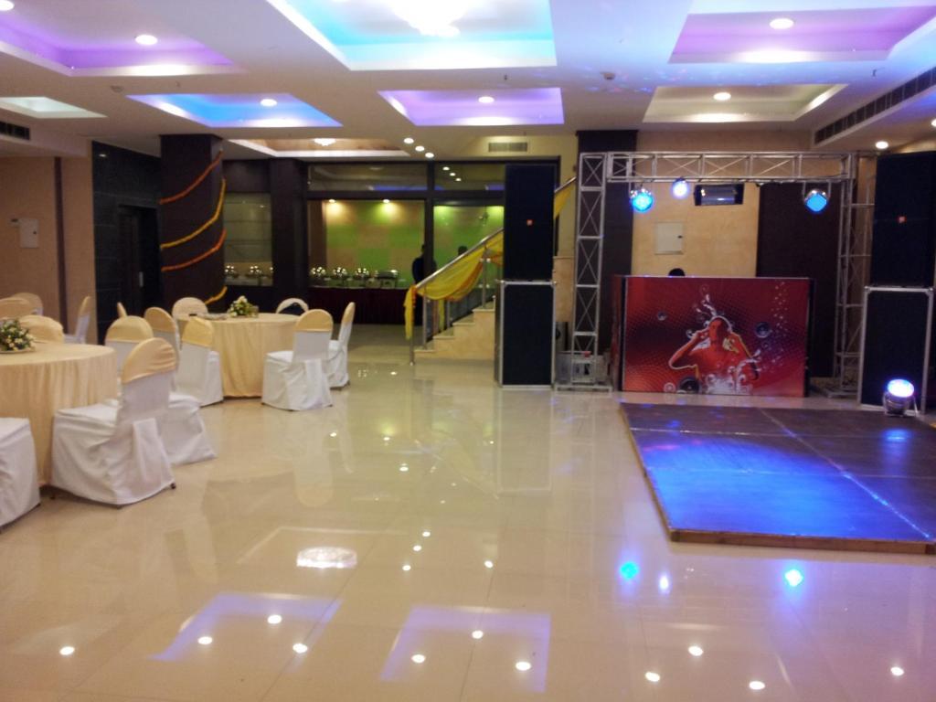 Oyo 1227 Hotel Rousha Inn ガーズィヤーバード エクステリア 写真